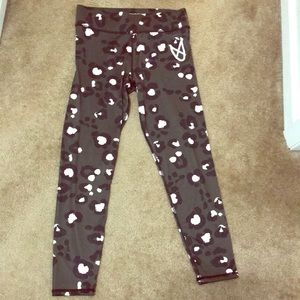 NWT Minkpink Move Active Savanna leggings SZ Small
